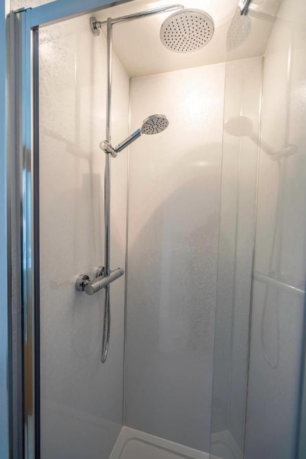 The Chaucer - Modern 3 Bed Home With Parking Close To City Centre Canterbury Ngoại thất bức ảnh